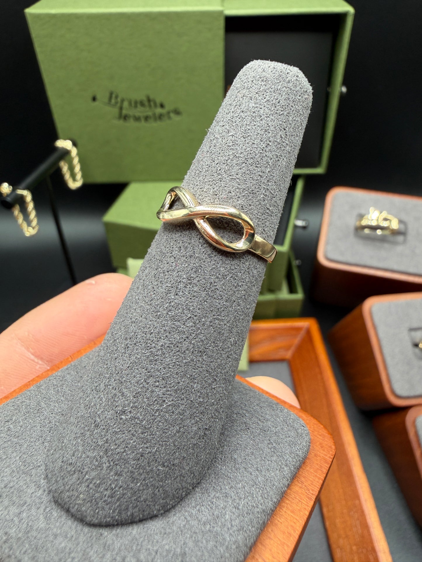10K Gold Shiny Infiniti Ring