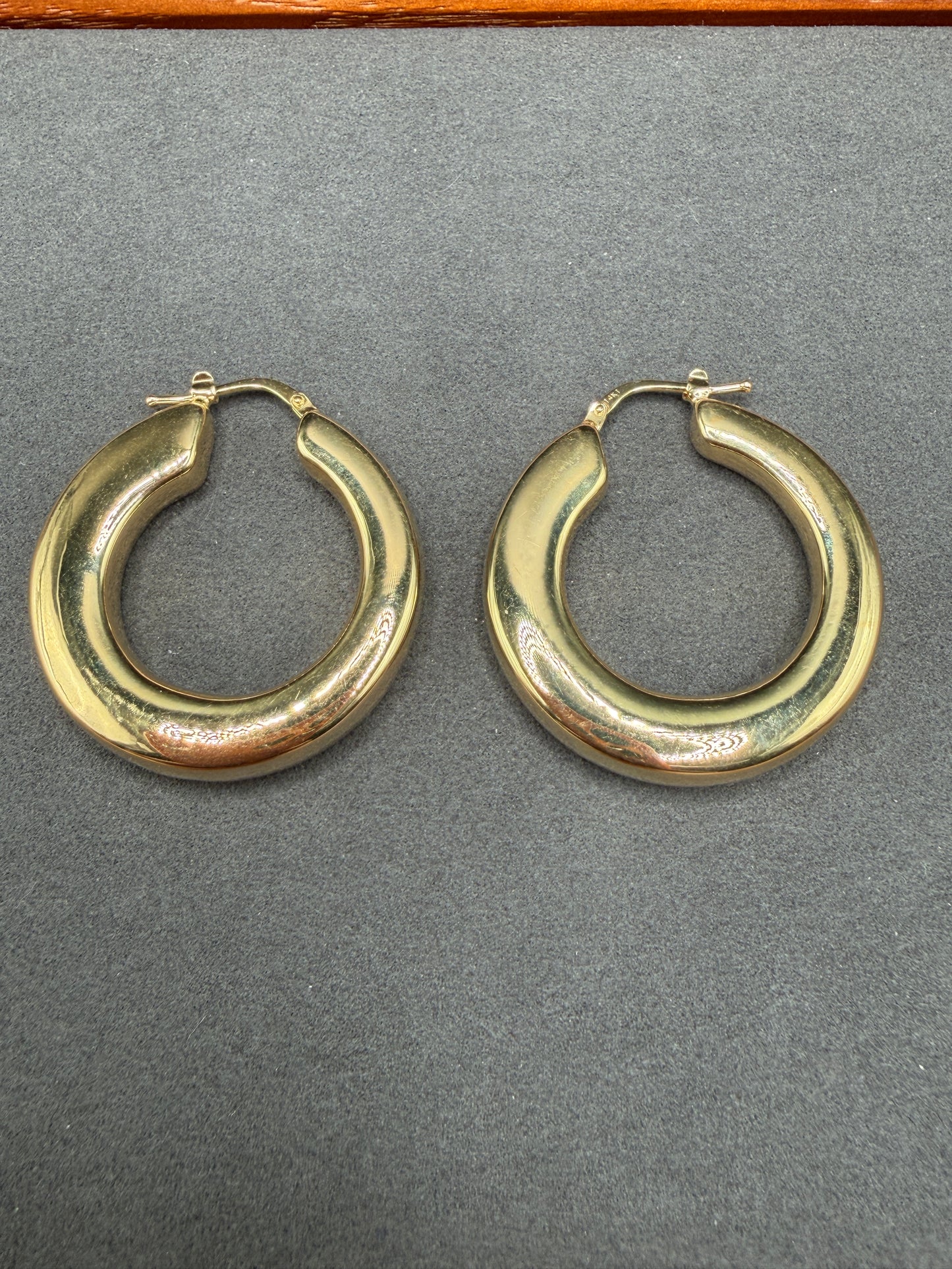 14K Gold Round Hoop Earrings