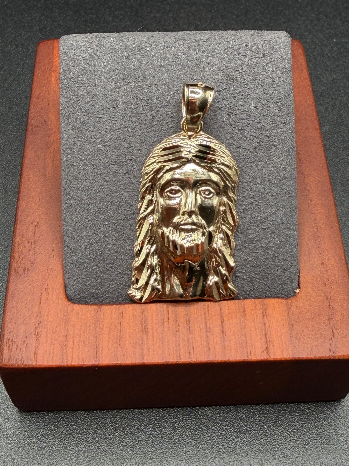 10K Jesus Face Medium Pendant