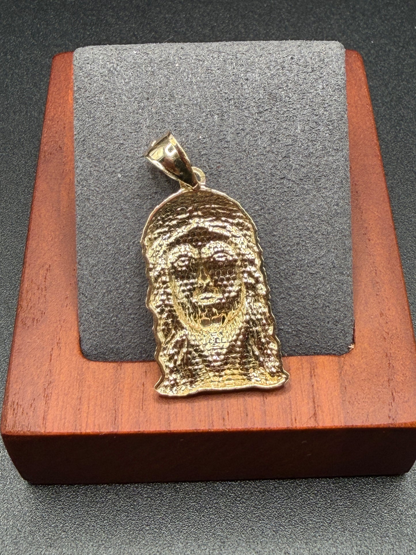 10K Jesus Face Medium Pendant