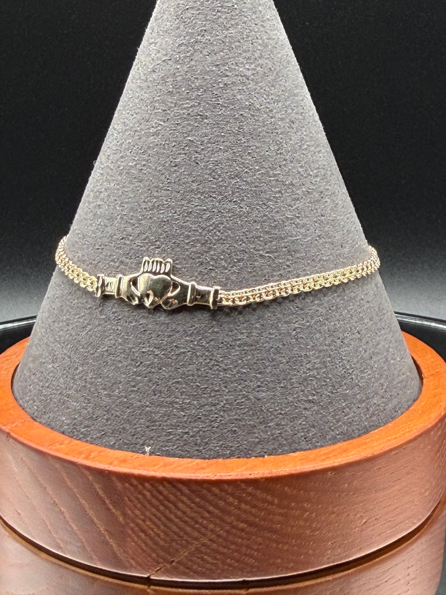 10K Gold Filigree Claddagh Bracelet