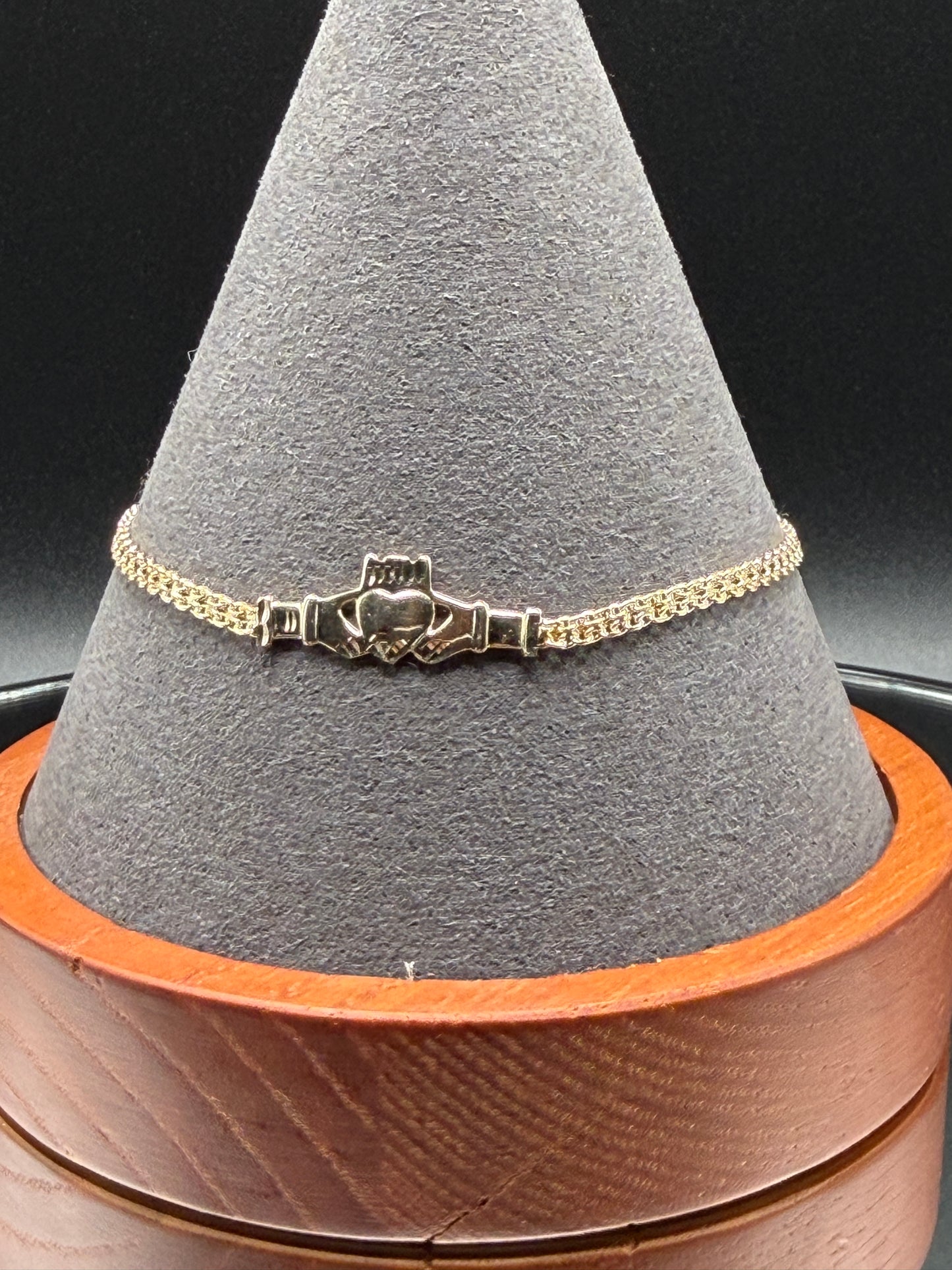 10K Gold Filigree Claddagh Bracelet