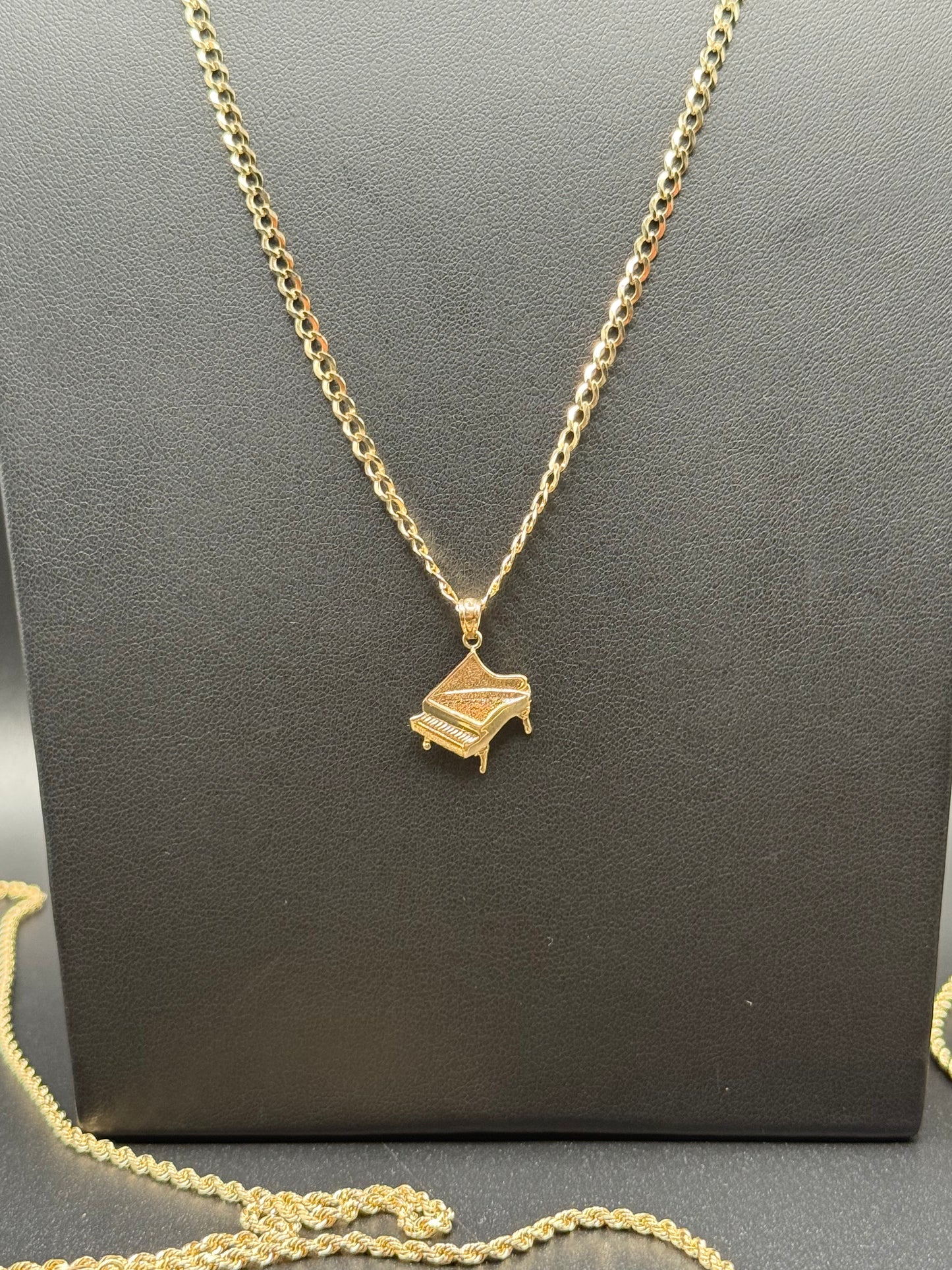 10K Gold Piano Charm