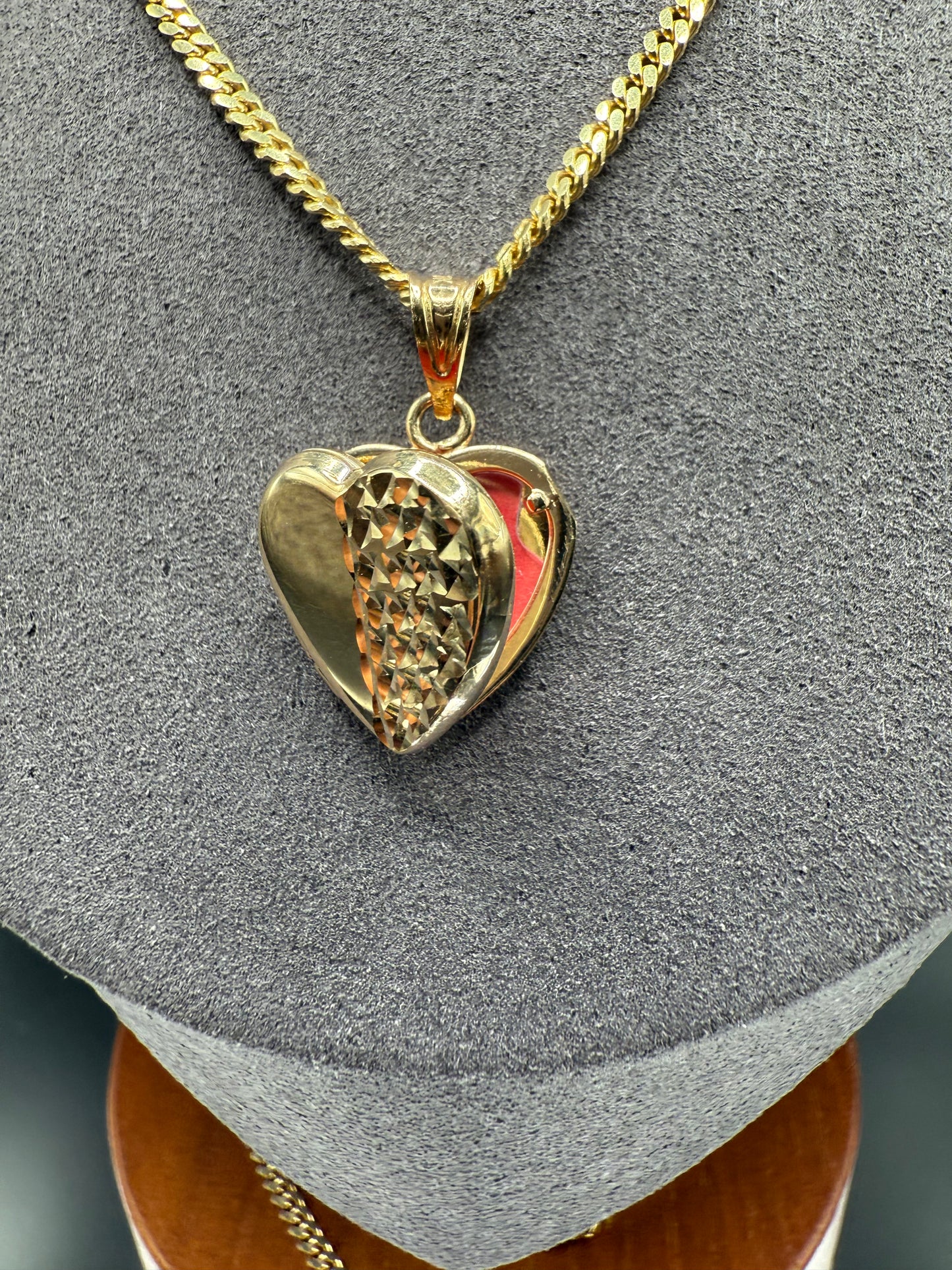 10K Gold Fancy Heart Locket
