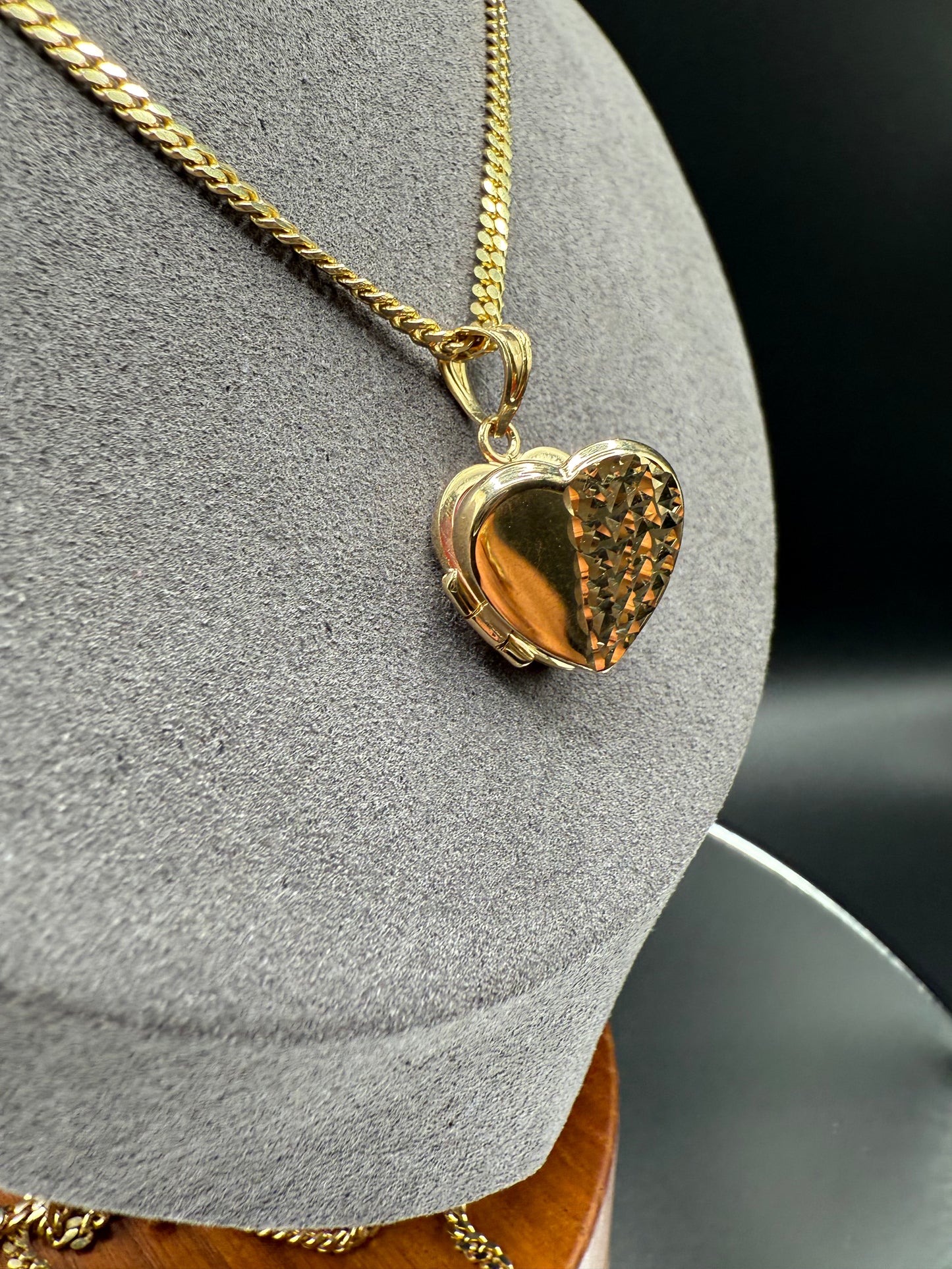 10K Gold Fancy Heart Locket