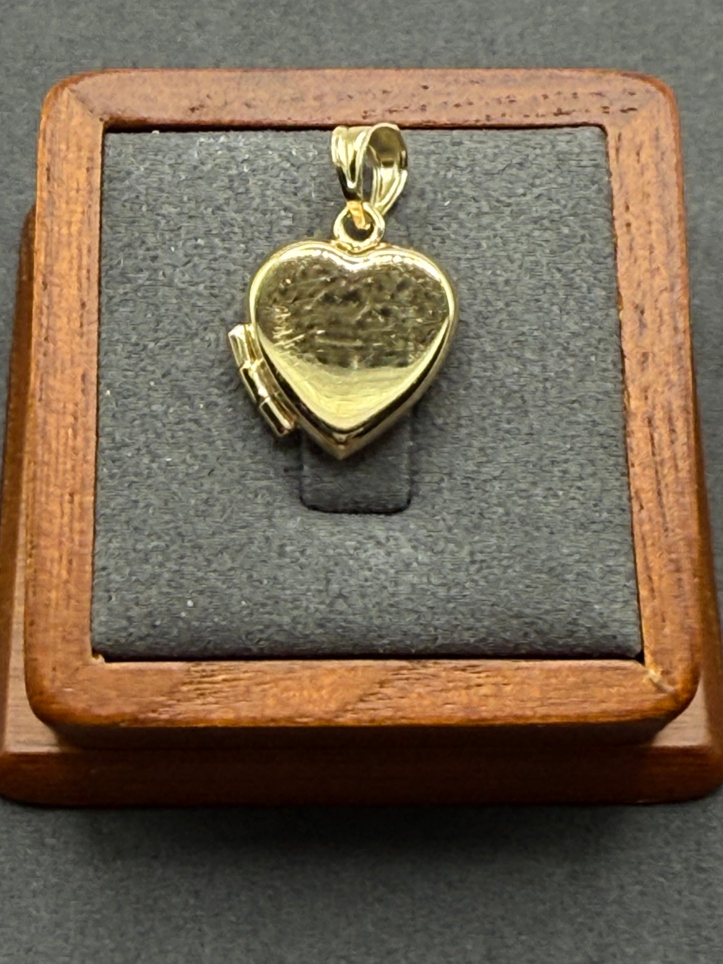 10K Gold Heart Locket