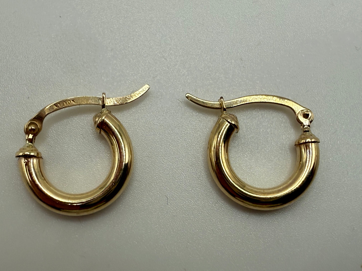 10K Gold Round Hoop Earrings