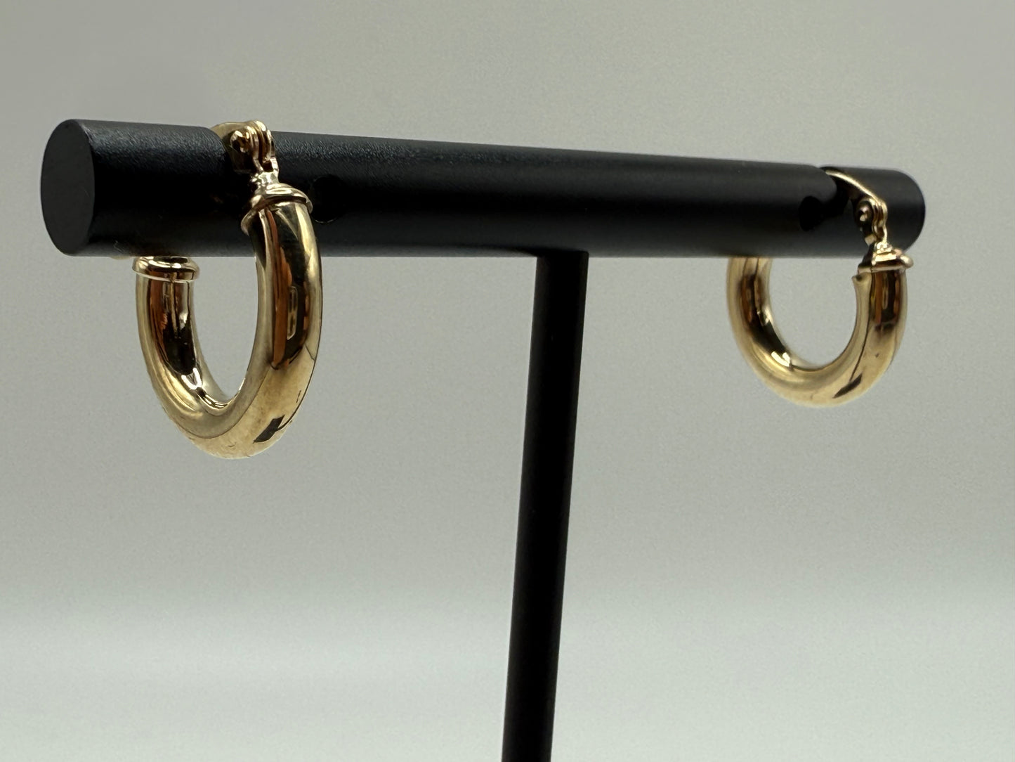 10K Gold Round Hoop Earrings
