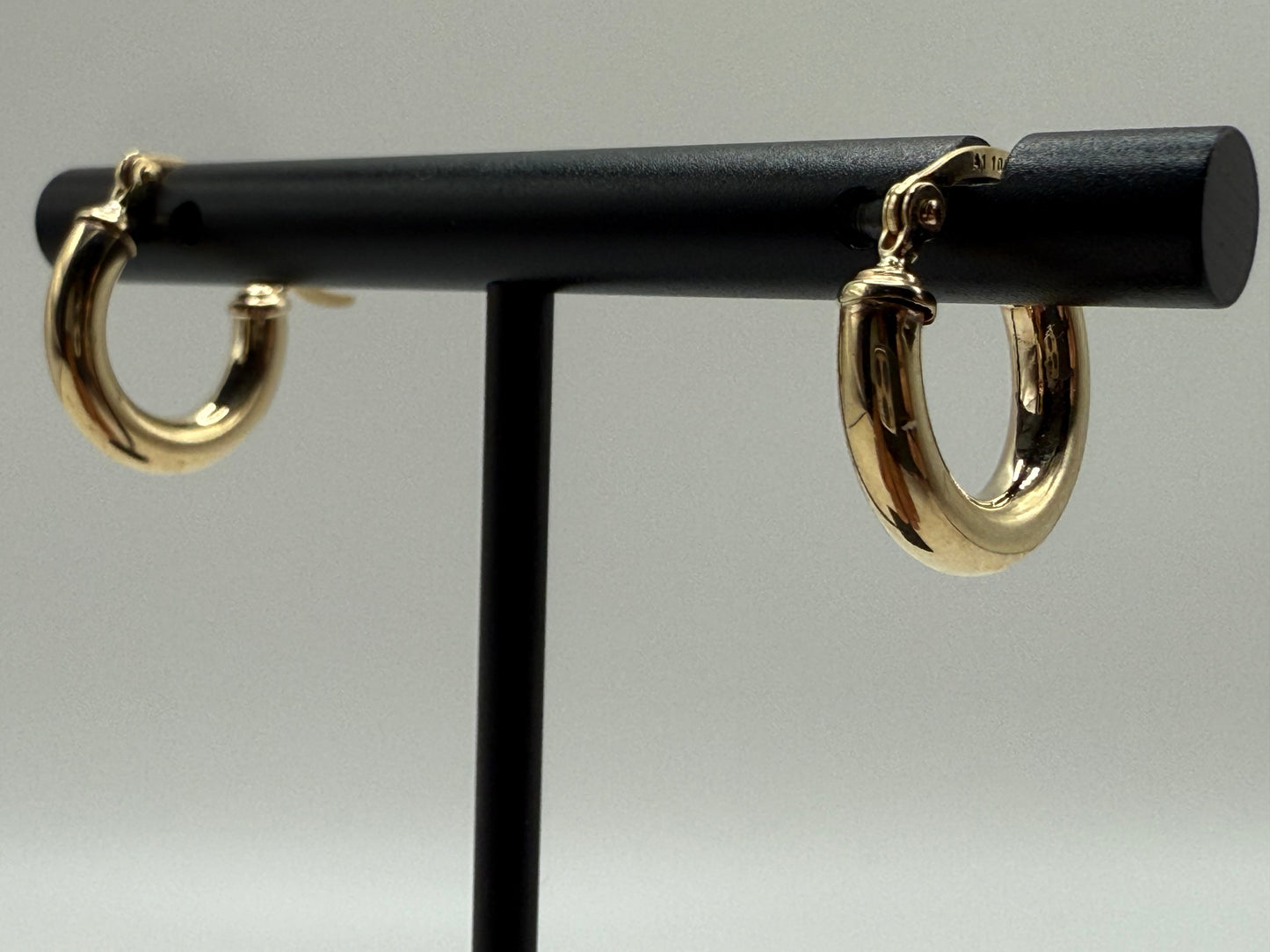 10K Gold Round Hoop Earrings