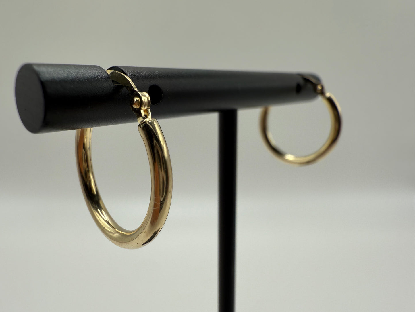 10K Gold Round Hoop Earrings