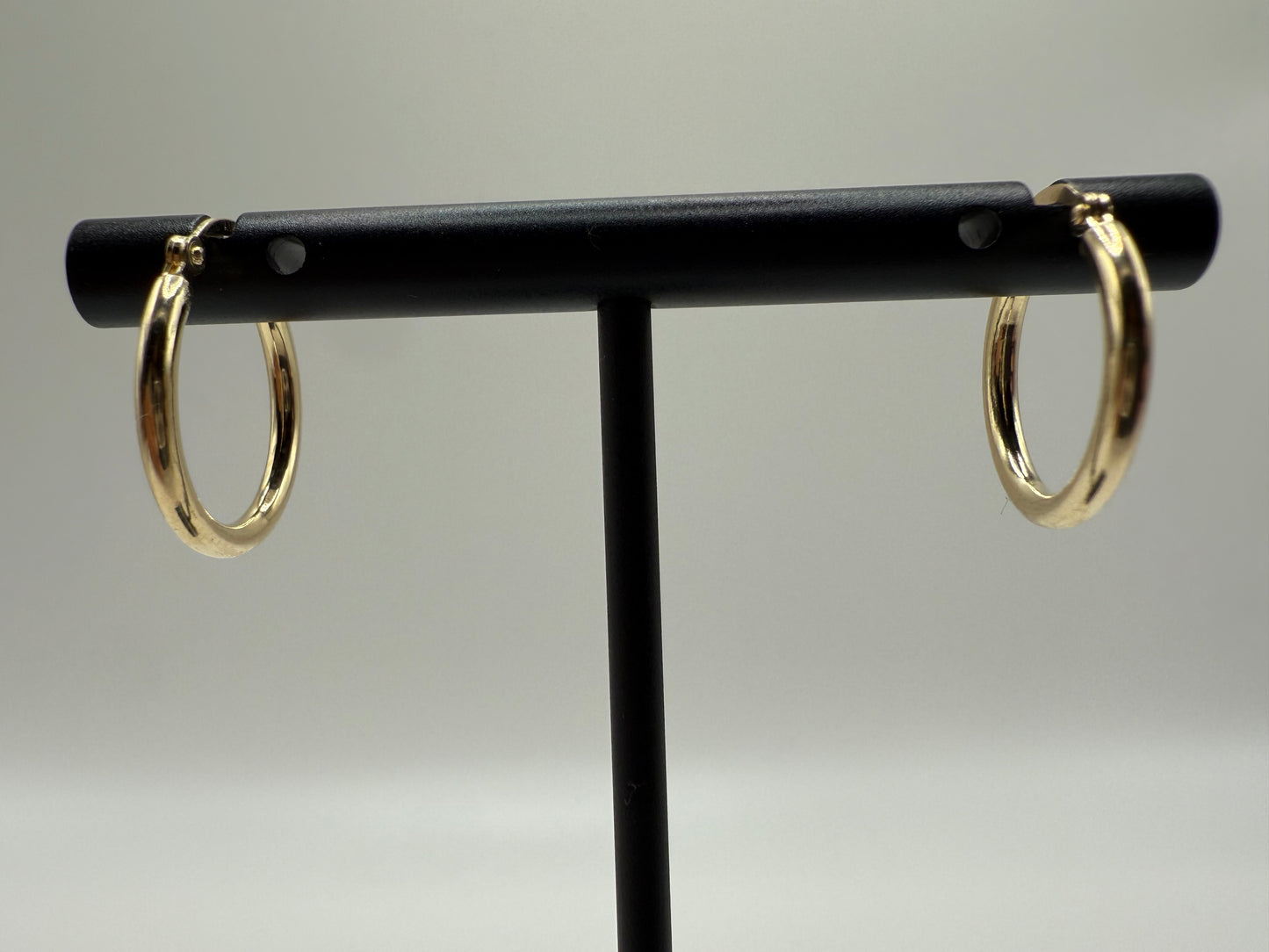 10K Gold Round Hoop Earrings